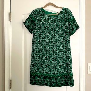 Green short sleeve dress